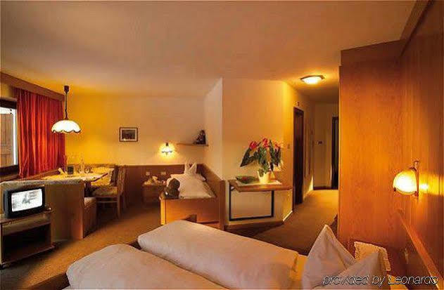 Hotel Auren San Giovanni di Fumes Quarto foto